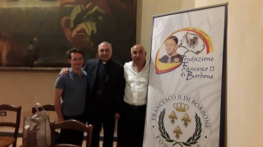 don Luciano con il Delegato per Nocera Cava e Resp. Culturale della Fondazione Giuseppe Cerchia (a sinistra) don Luciano con il Delegato per Nocera Cava e Resp. Culturale della Fondazione Giuseppe Cerchia (a sinistra)